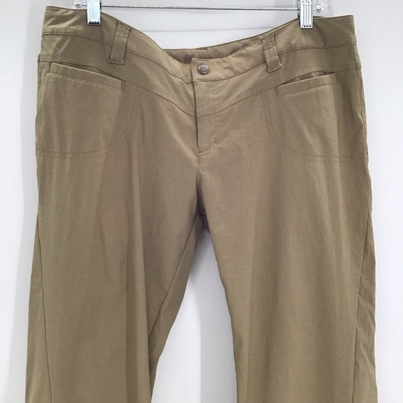 Athleta Women’s Nylon Cargo Pants Hiking Outdoor Casual Khaki Mid-Rise Size 14T - Picture 9 of 10